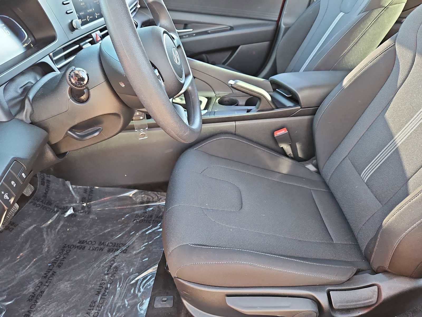 Certified 2025 Hyundai Elantra SE image 16