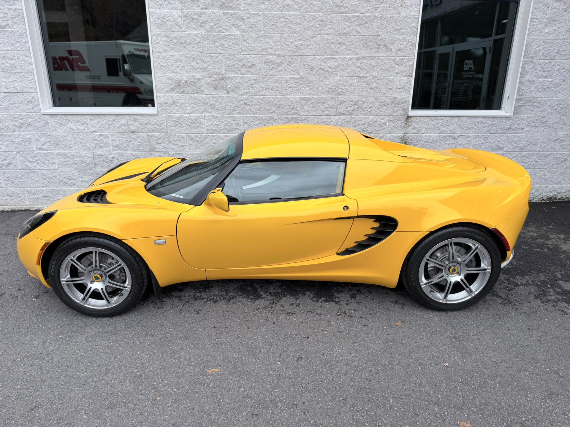 Used 2006 Lotus Elise RWD image 6