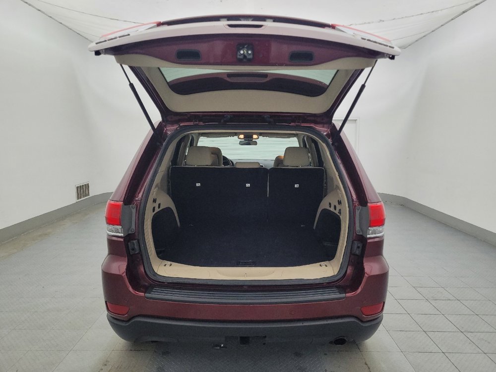 Used 2019 Jeep Grand Cherokee Laredo AWD/4WD image 29