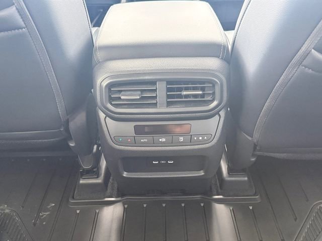 Used 2025 Honda Pilot EX-L image 8