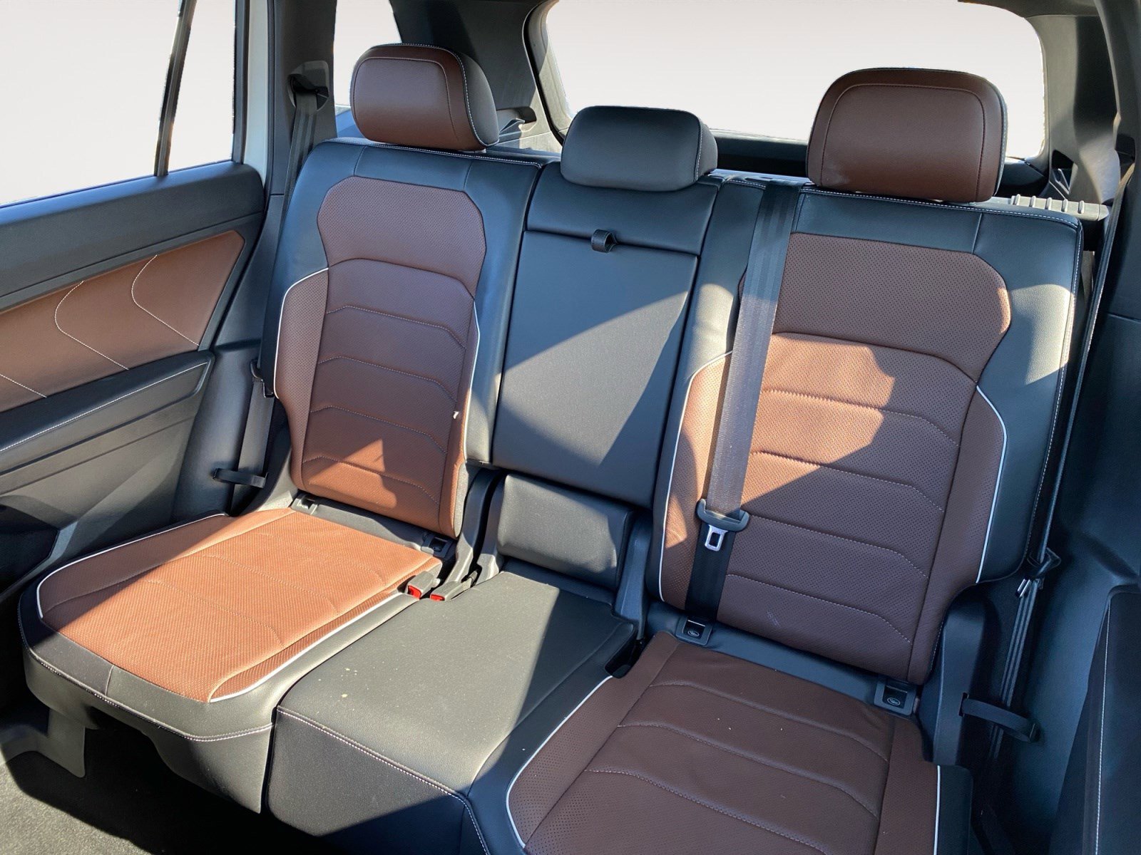 Used 2022 Volkswagen Tiguan SEL R-Line image 19