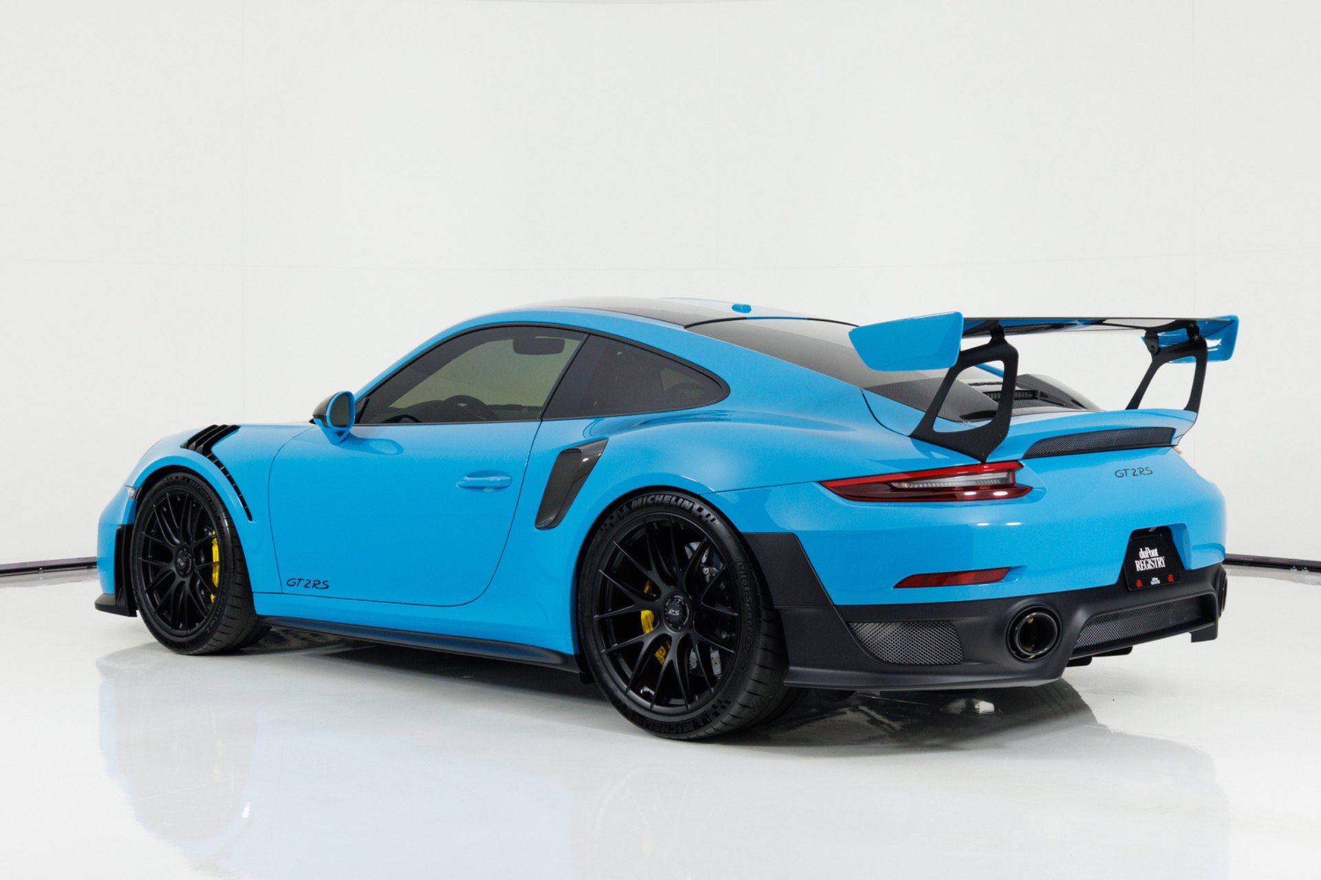 Used 2018 Porsche 911 GT2 RS RWD image 5