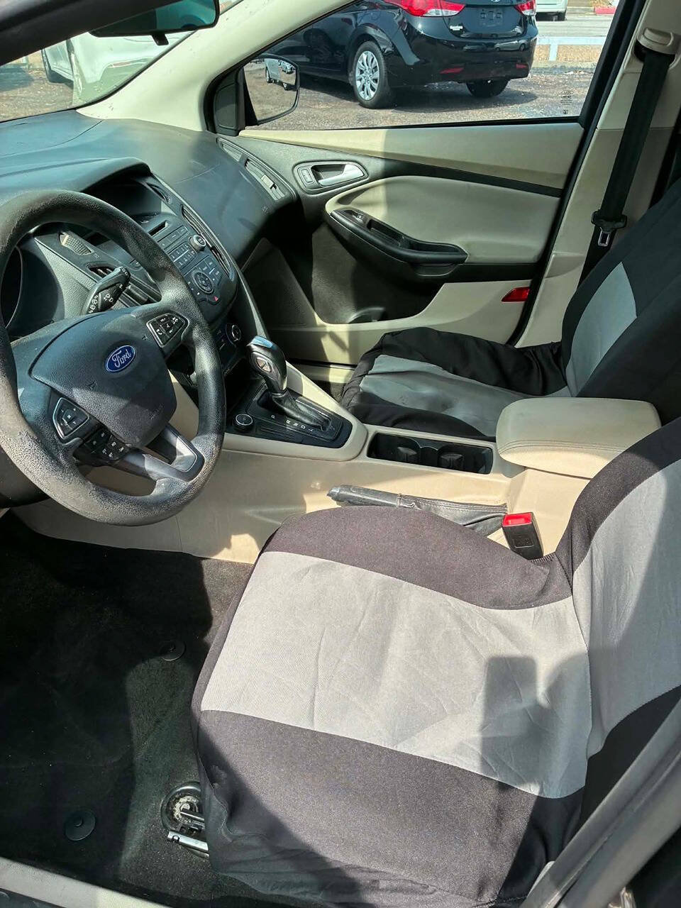 Used 2016 Ford Focus SE FWD image 16