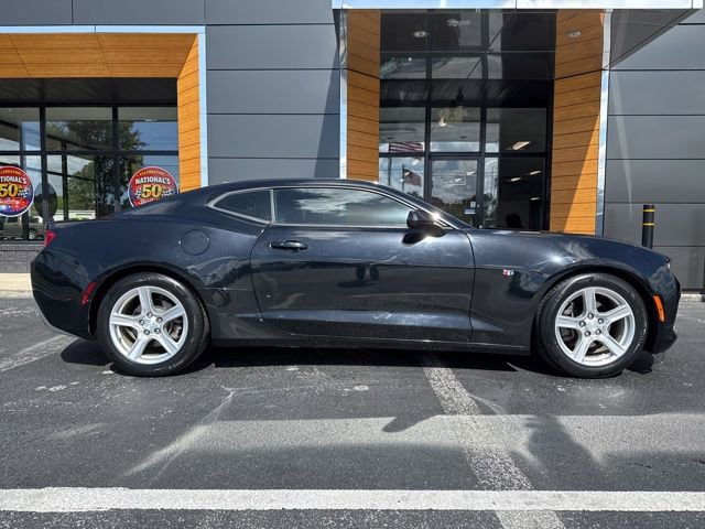 Used 2018 Chevrolet Camaro LT RWD image 2
