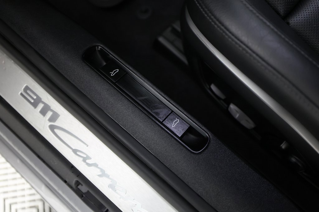 Used 2020 Porsche 911 Carrera image 18