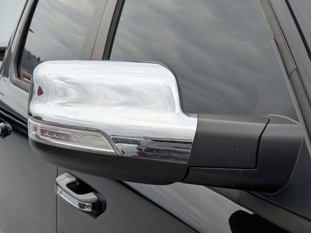 Used 2022 RAM 1500 Laramie AWD/4WD image 11