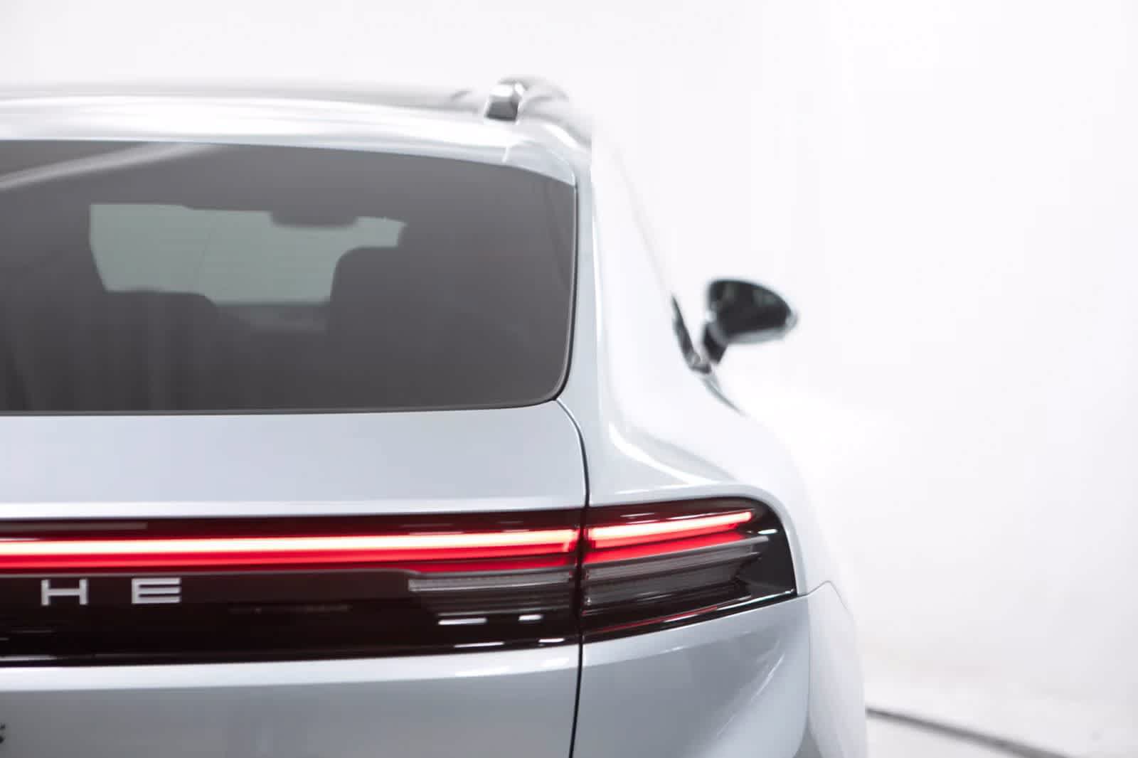 Certified 2026 Porsche Macan 4S Electric AWD/4WD image 21