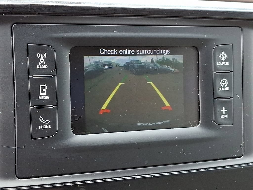 Used 2017 Chrysler Pacifica LX w/ Tire & Wheel Group FWD image 18
