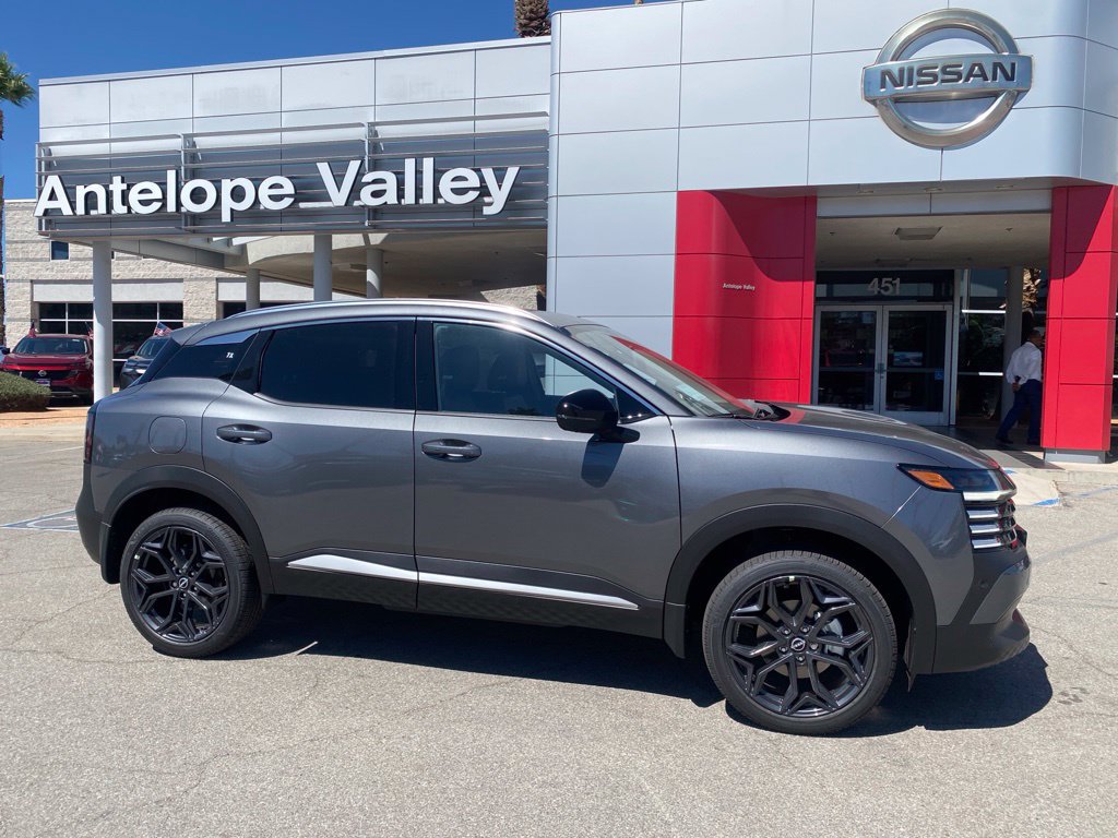 New 2027 Nissan Kicks SR w/ SR Premium Package FWD image 8