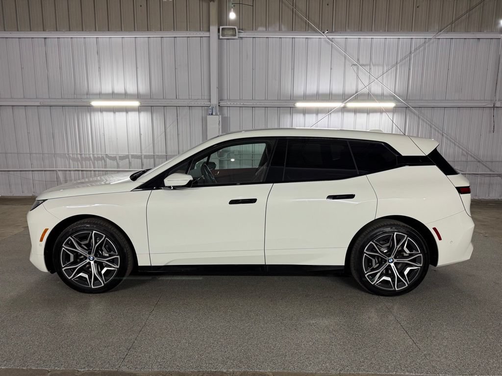 Used 2026 BMW iX xDrive45 AWD/4WD image 24