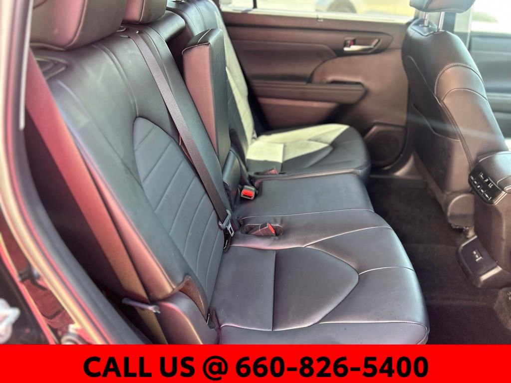 Certified 2024 Toyota Highlander XLE AWD/4WD image 10