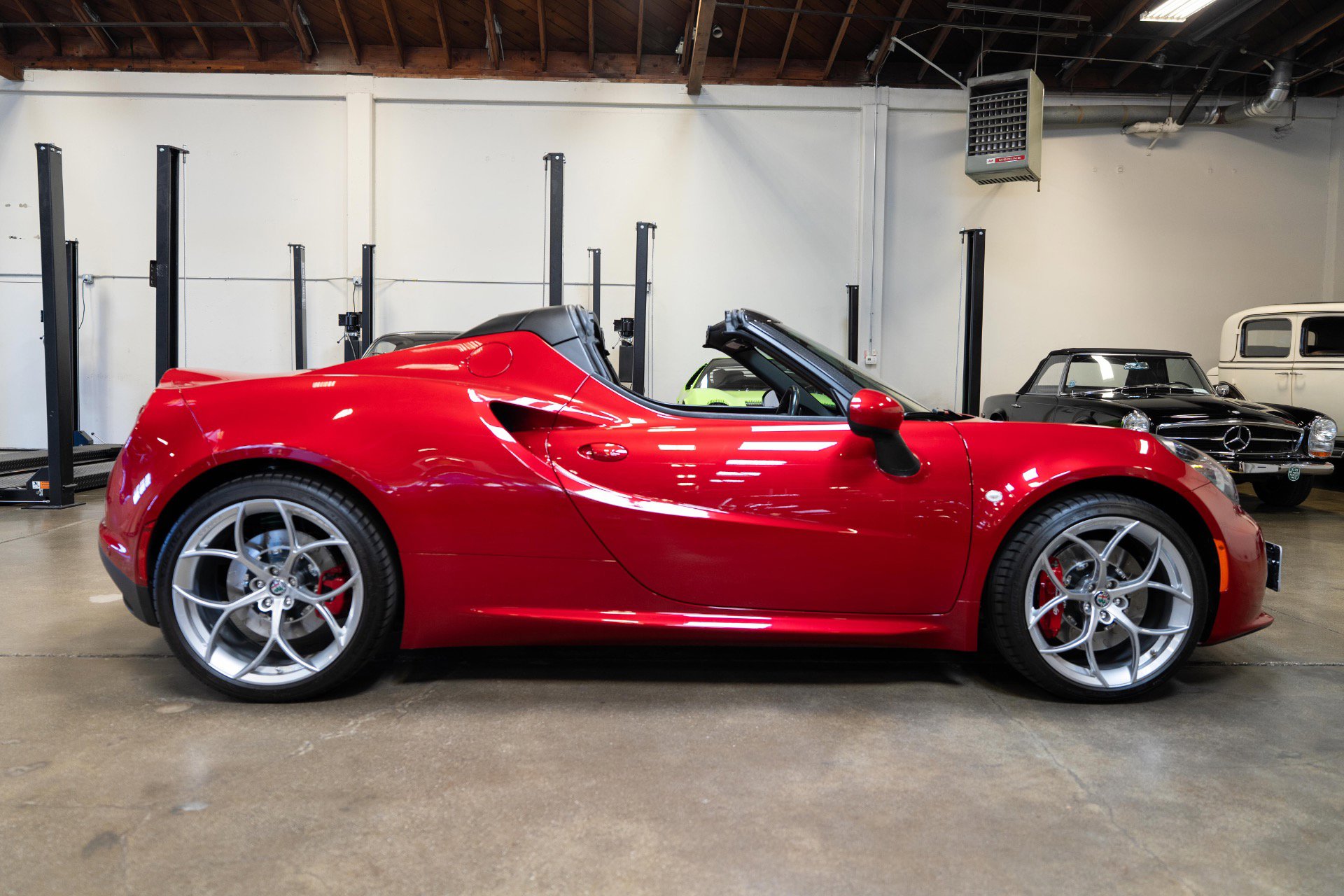 Used 2018 Alfa Romeo 4C Spider w/ Convenience Group - Spider image 64