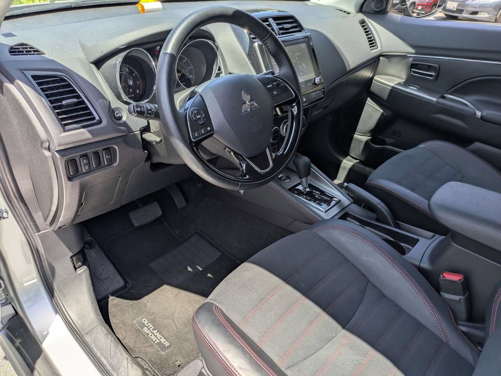 Used 2025 Mitsubishi Outlander Sport SE AWD/4WD image 17