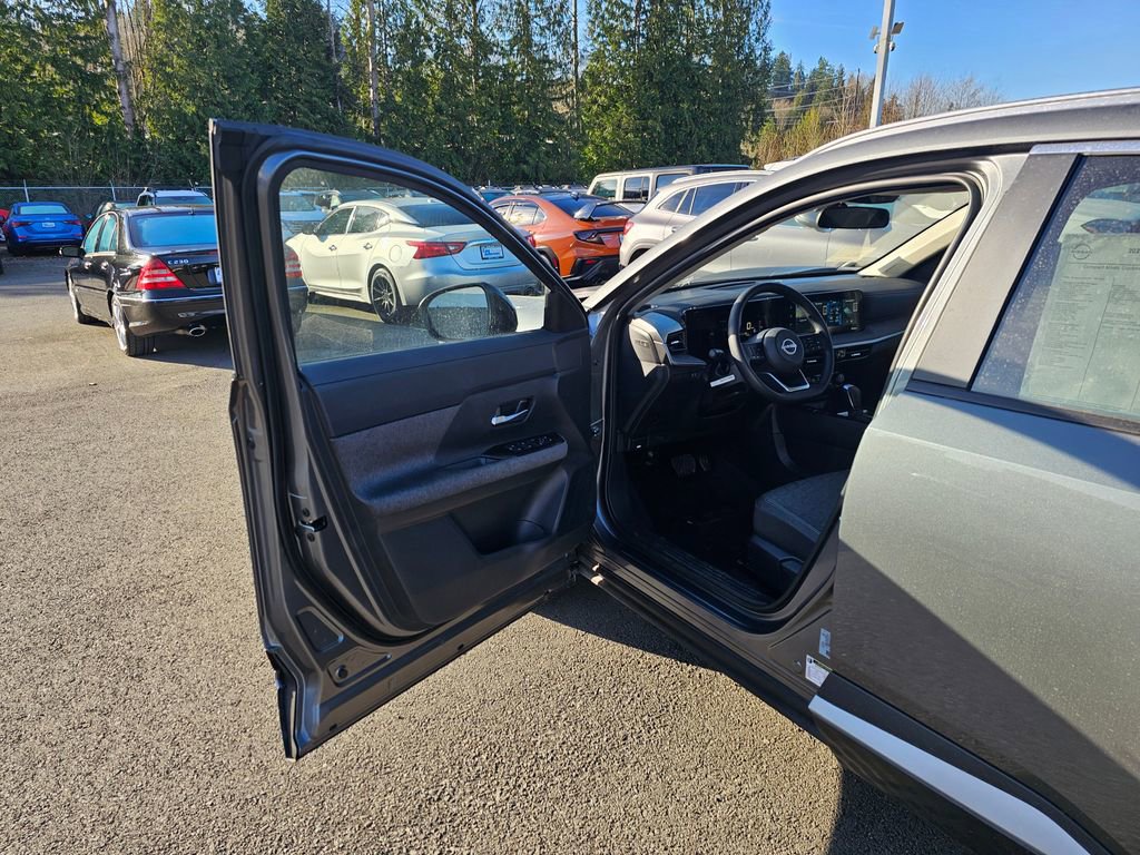 New 2026 Nissan Kicks SV w/ SV Premium Package image 19