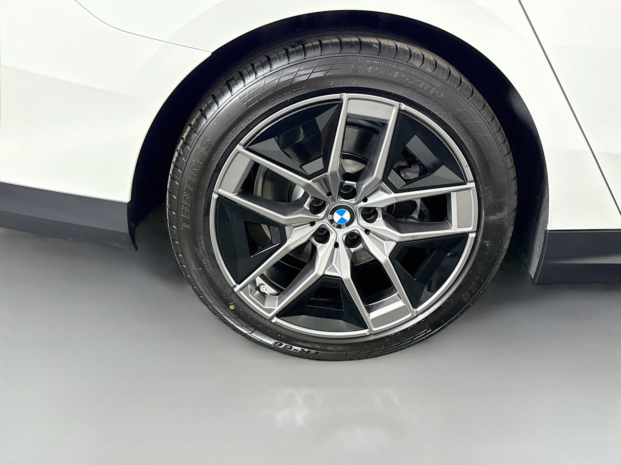 Used 2026 BMW 530i RWD image 33