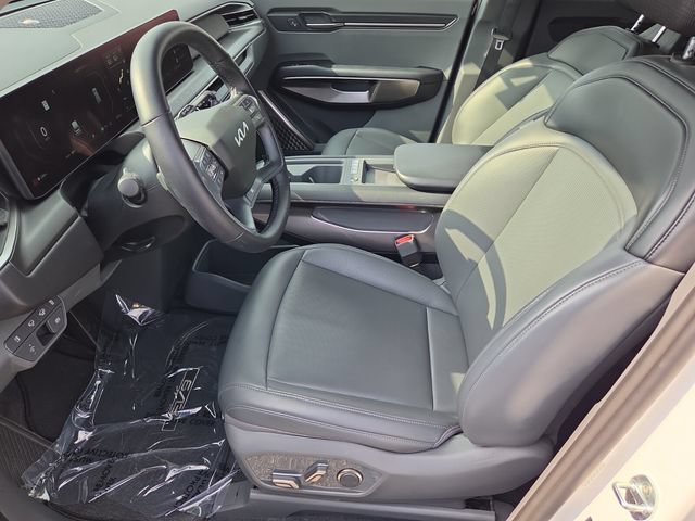 Used 2024 Kia EV9 Light Long Range RWD image 10
