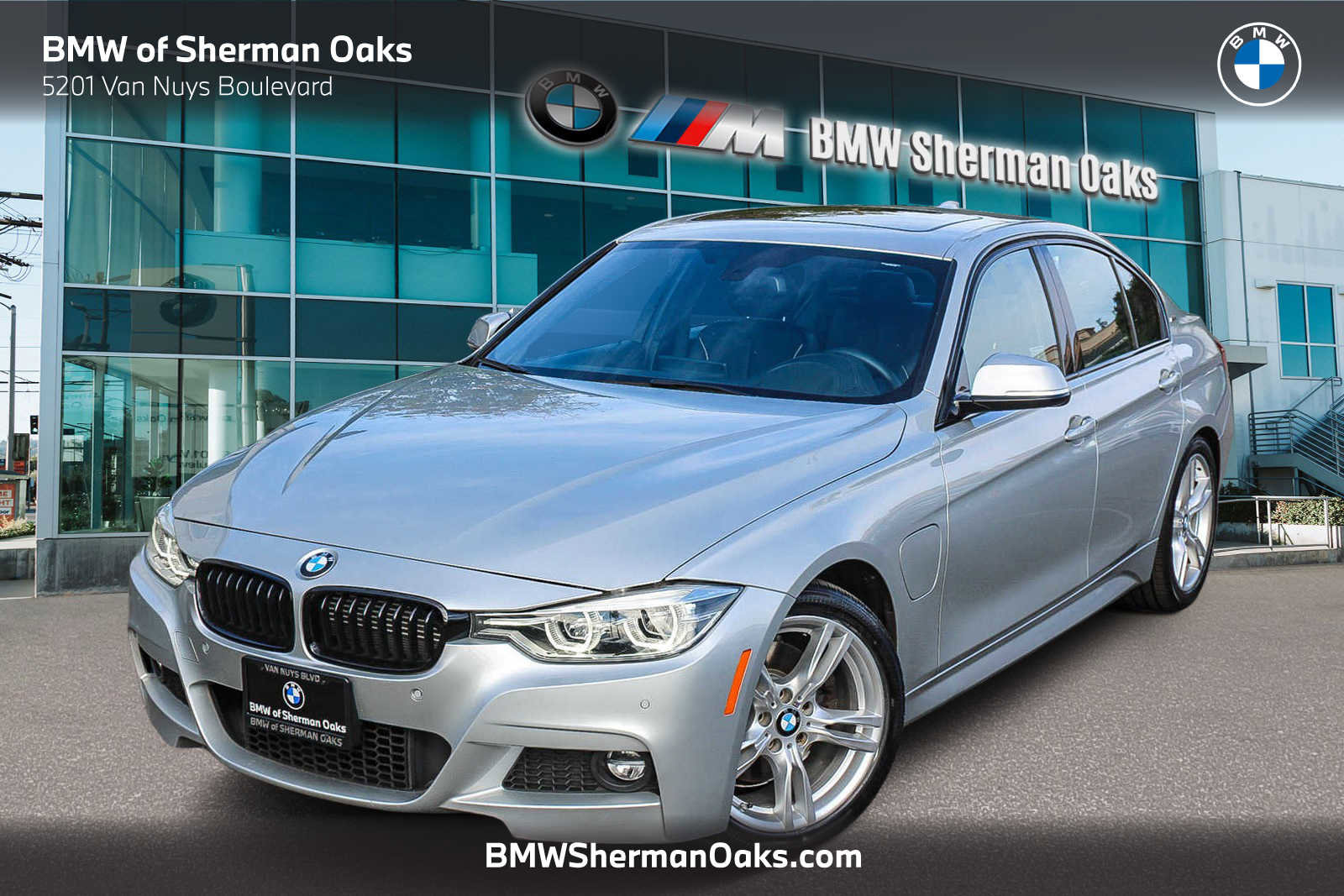 Used 2018 BMW 330e image 1