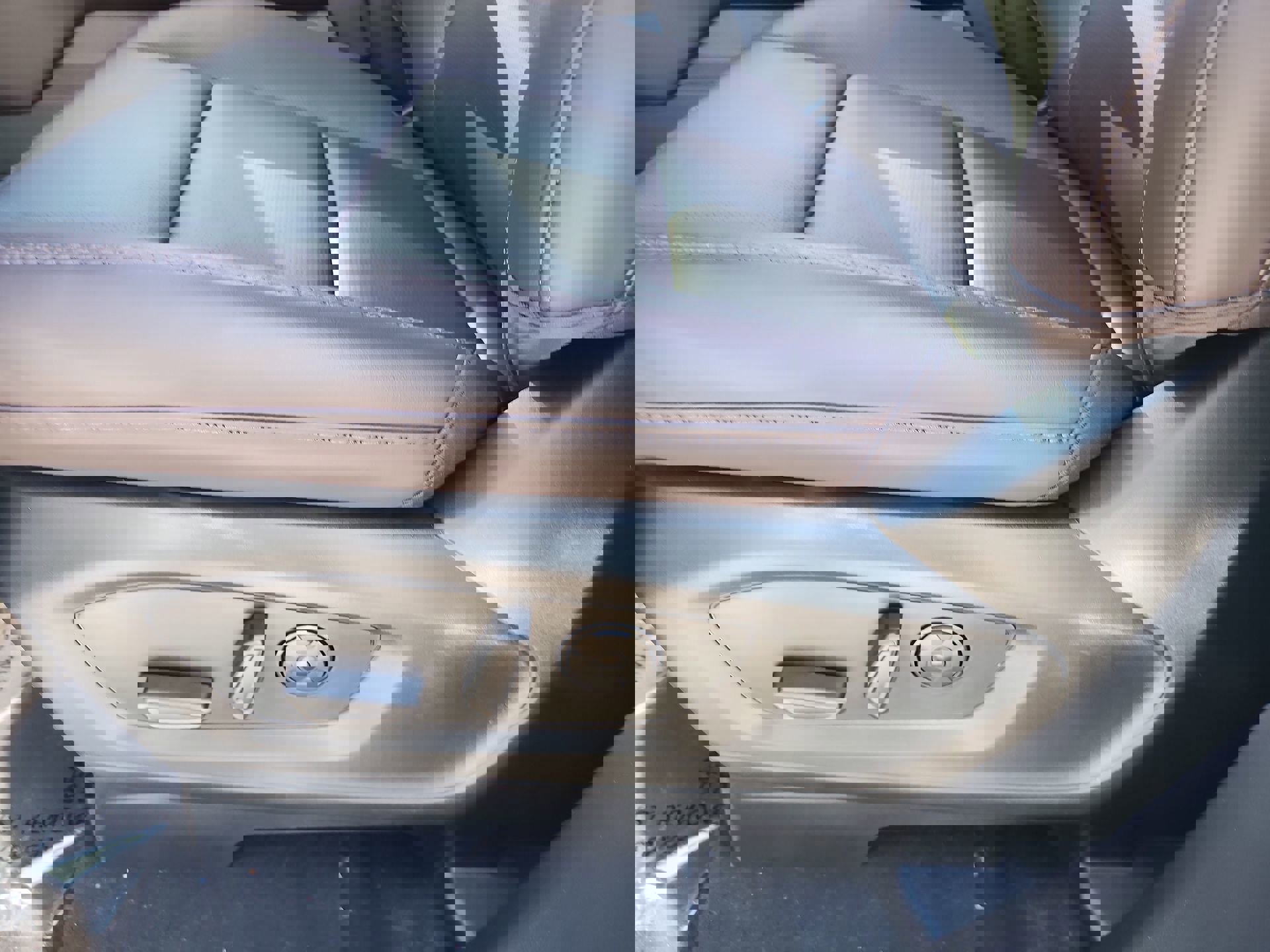 New 2026 Ford Explorer Platinum image 13