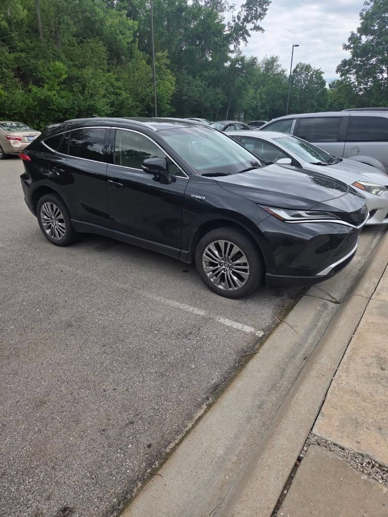 Used 2021 Toyota Venza XLE w/ Softex Package