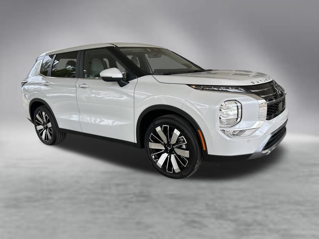 New 2026 Mitsubishi Outlander SE FWD image 2