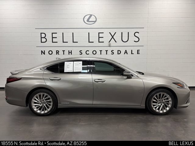 Used 2021 Lexus ES 300h w/ Accessory Package FWD image 3