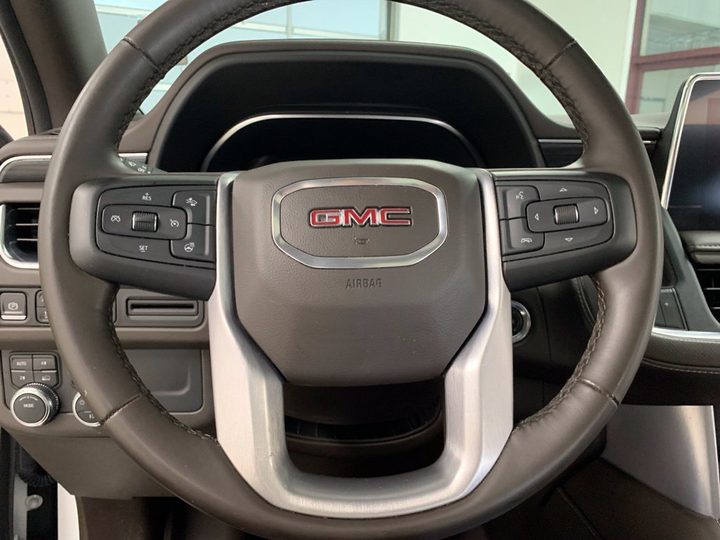 Used 2023 GMC Yukon SLT w/ SLT Premium Package AWD/4WD image 21