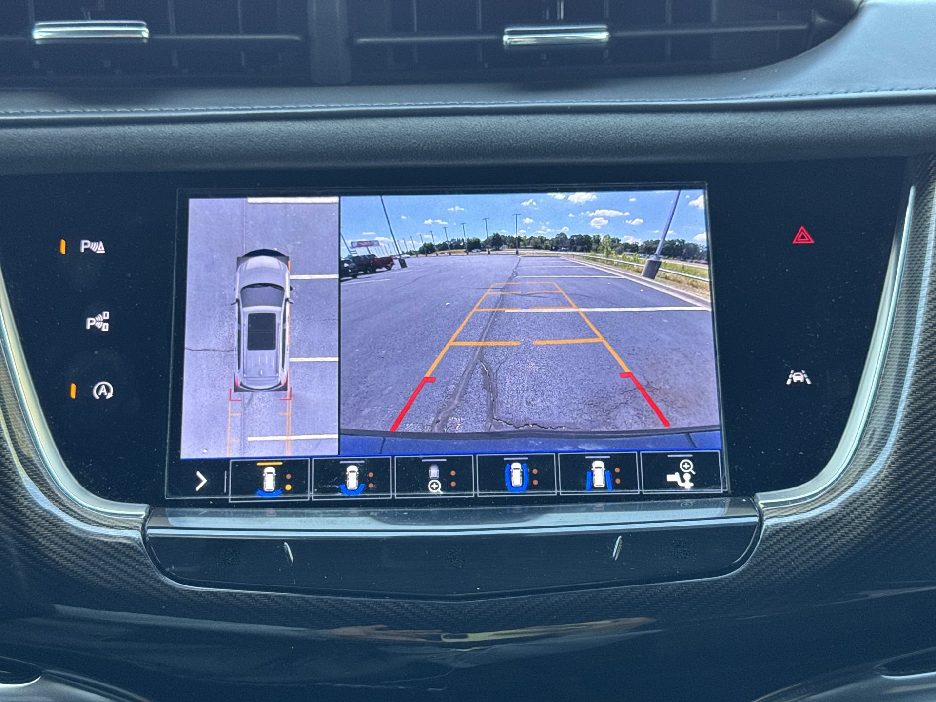 Certified 2020 Cadillac XT6 Premium Luxury w/ Platinum Package AWD/4WD image 17
