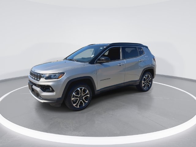 Used 2024 Jeep Compass Limited AWD/4WD image 4