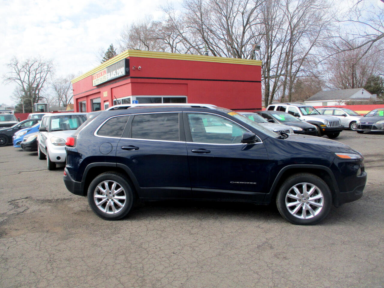 Used 2015 Jeep Cherokee Limited image 2