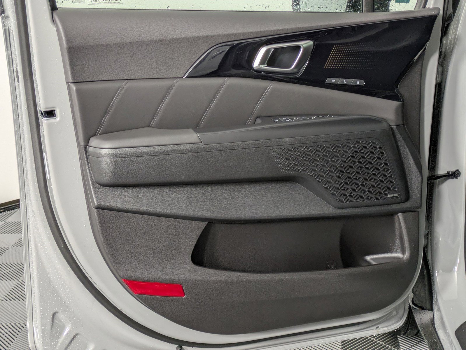 New 2025 Kia Carnival SX Prestige FWD image 20