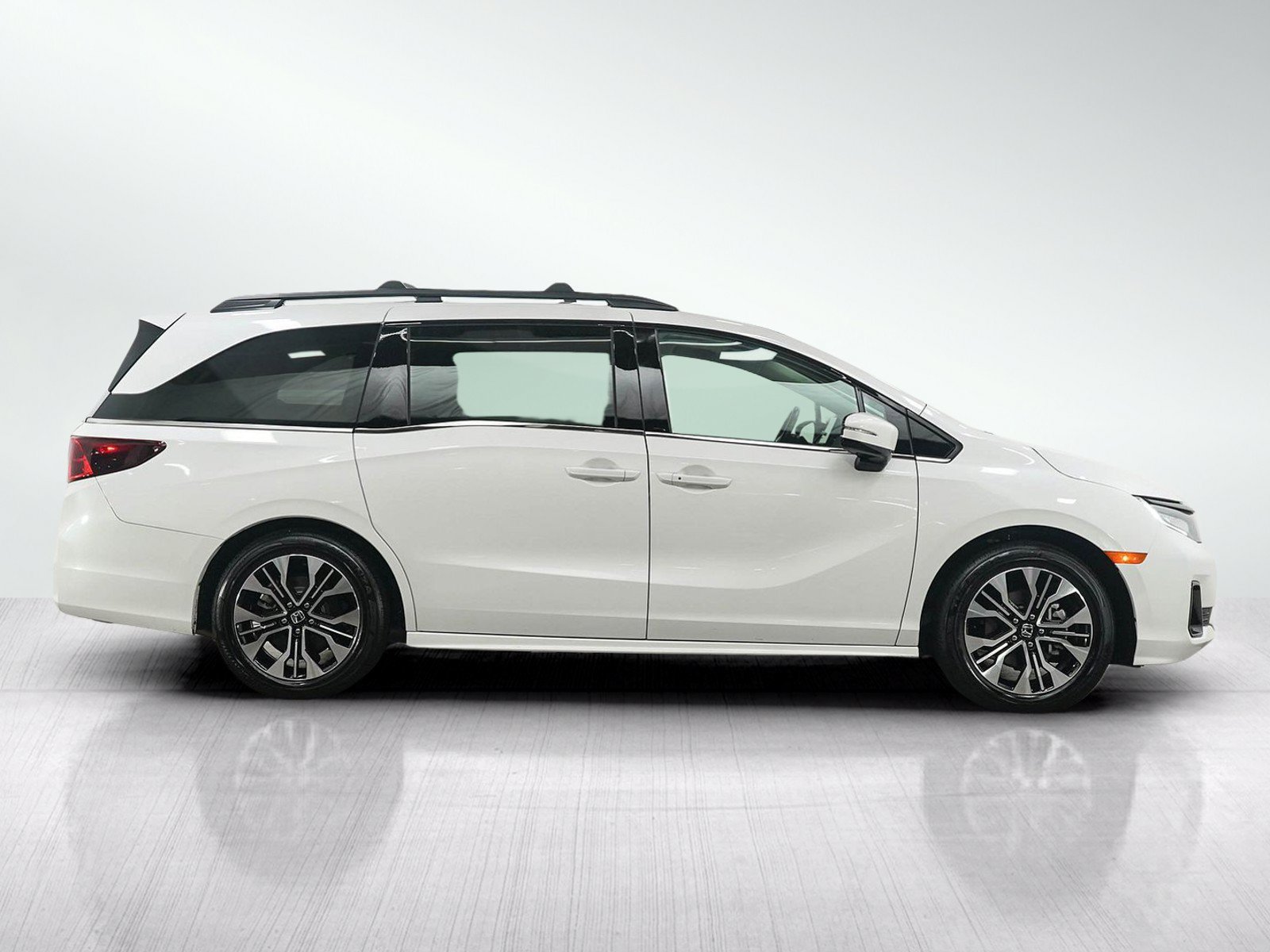 Used 2025 Honda Odyssey Elite image 6