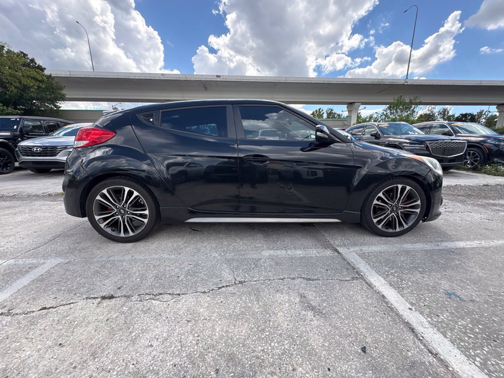 Used 2016 Hyundai Veloster Turbo FWD image 2