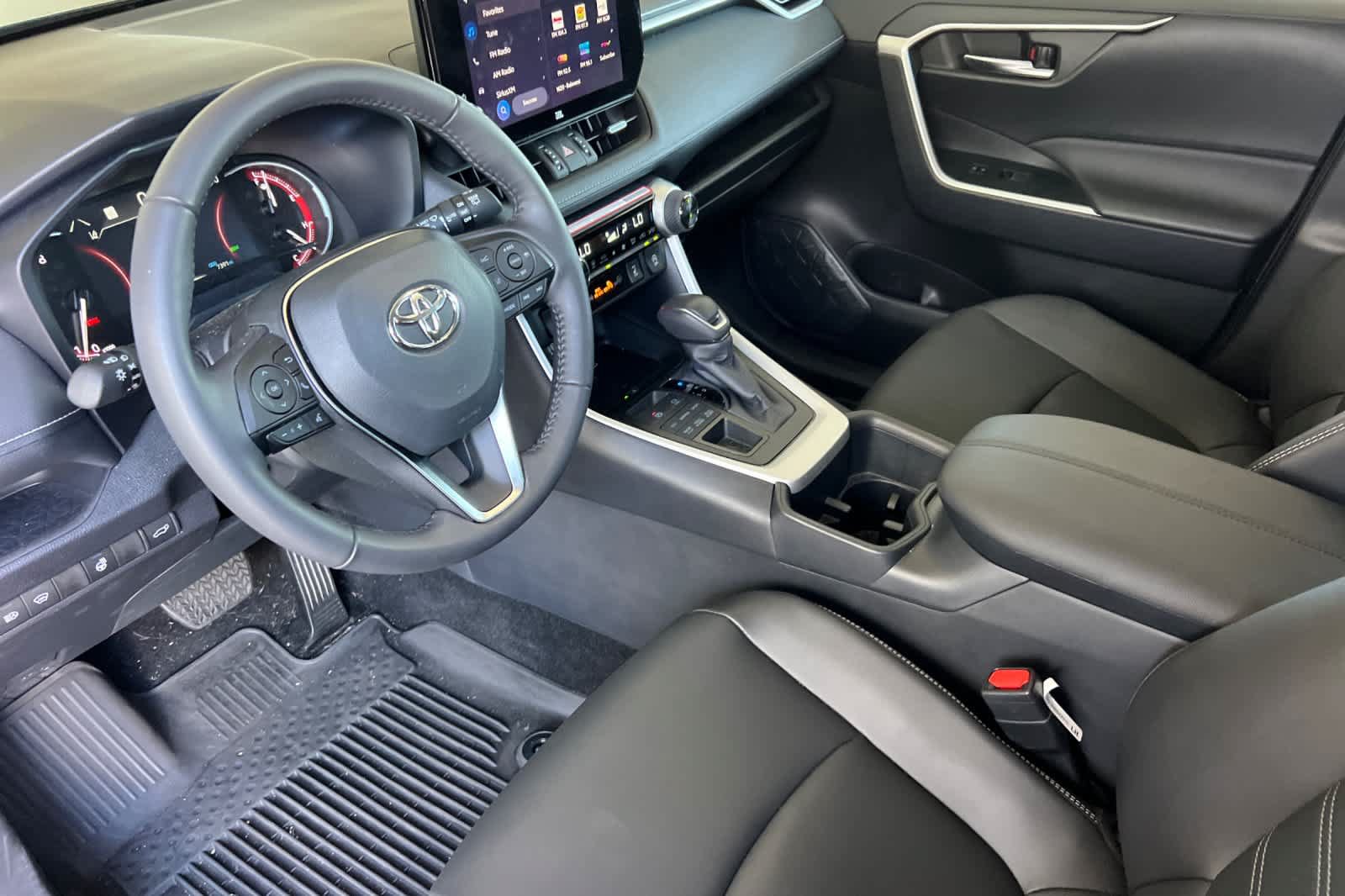 Used 2025 Toyota RAV4 XLE Premium w/ Weather Package AWD/4WD image 9