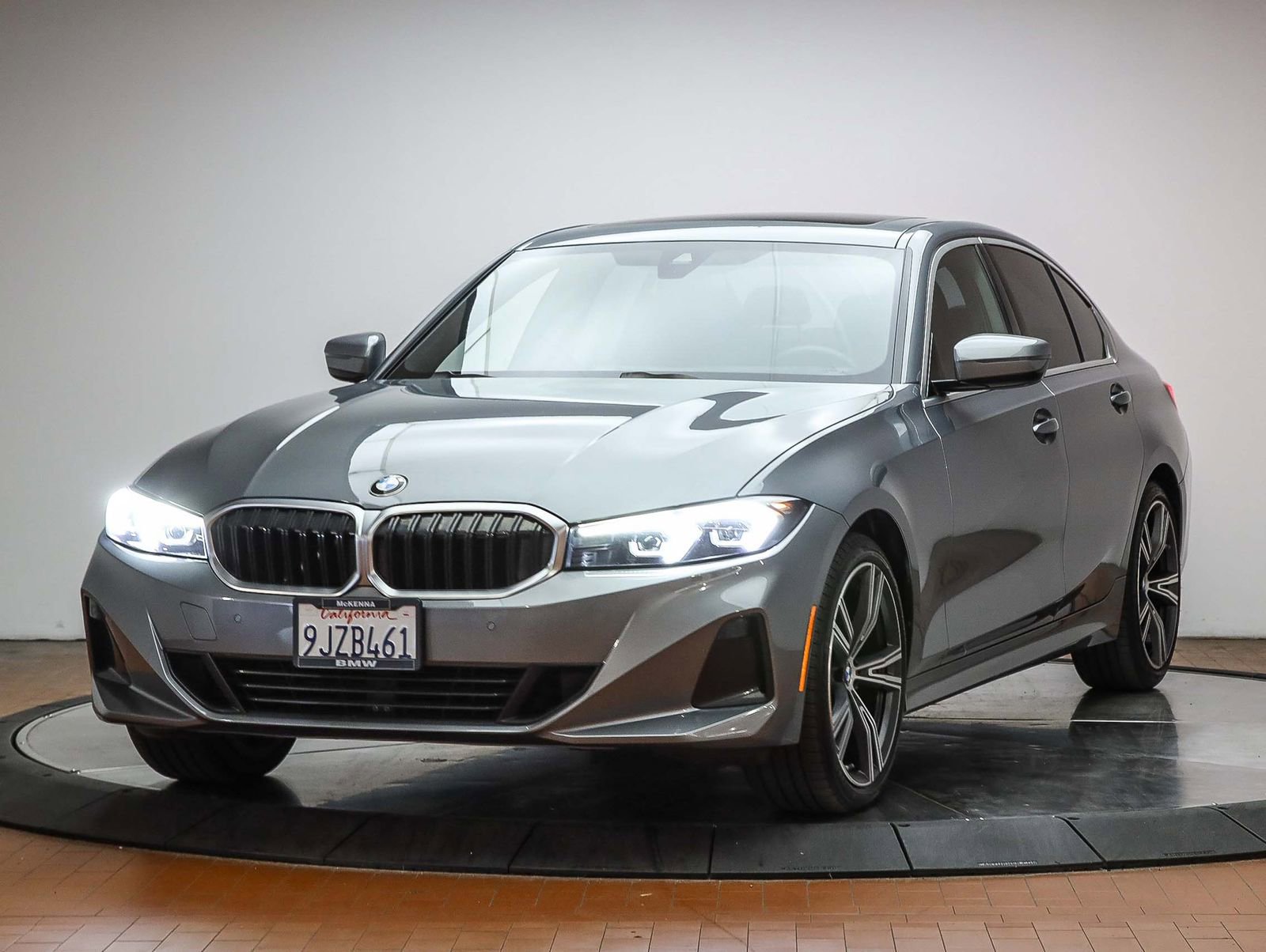 Used 2024 BMW 330i Sedan w/ Premium Package RWD image 1