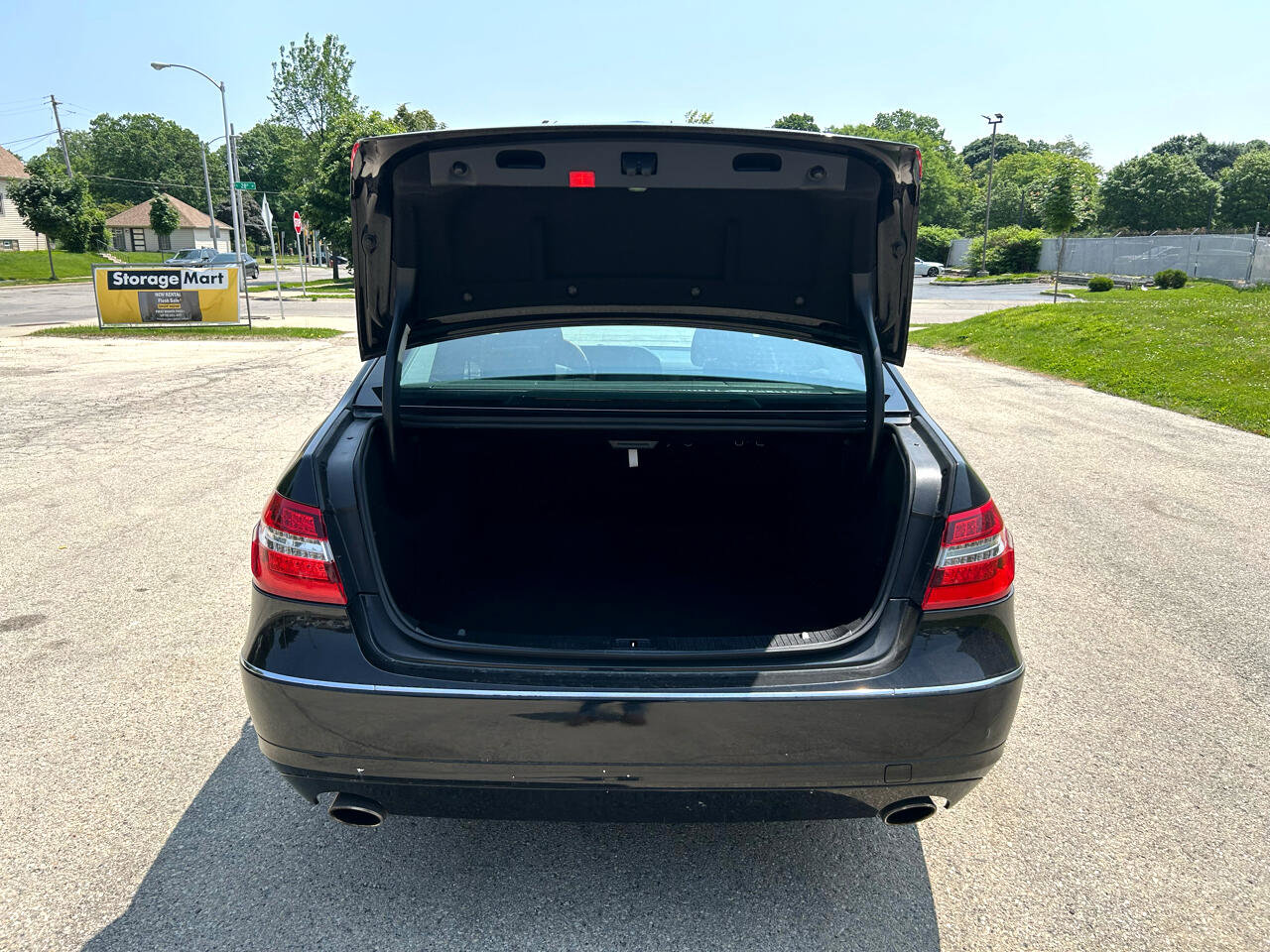 Used 2011 Mercedes-Benz E 350 4MATIC Sedan image 8