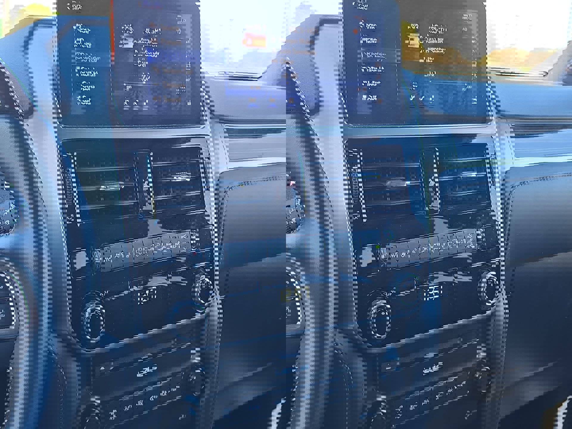 Used 2023 Lexus GX 460 Premium w/ Premium Package image 16