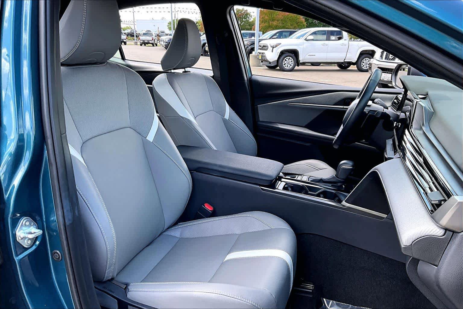 Used 2026 Toyota Camry SE FWD image 8