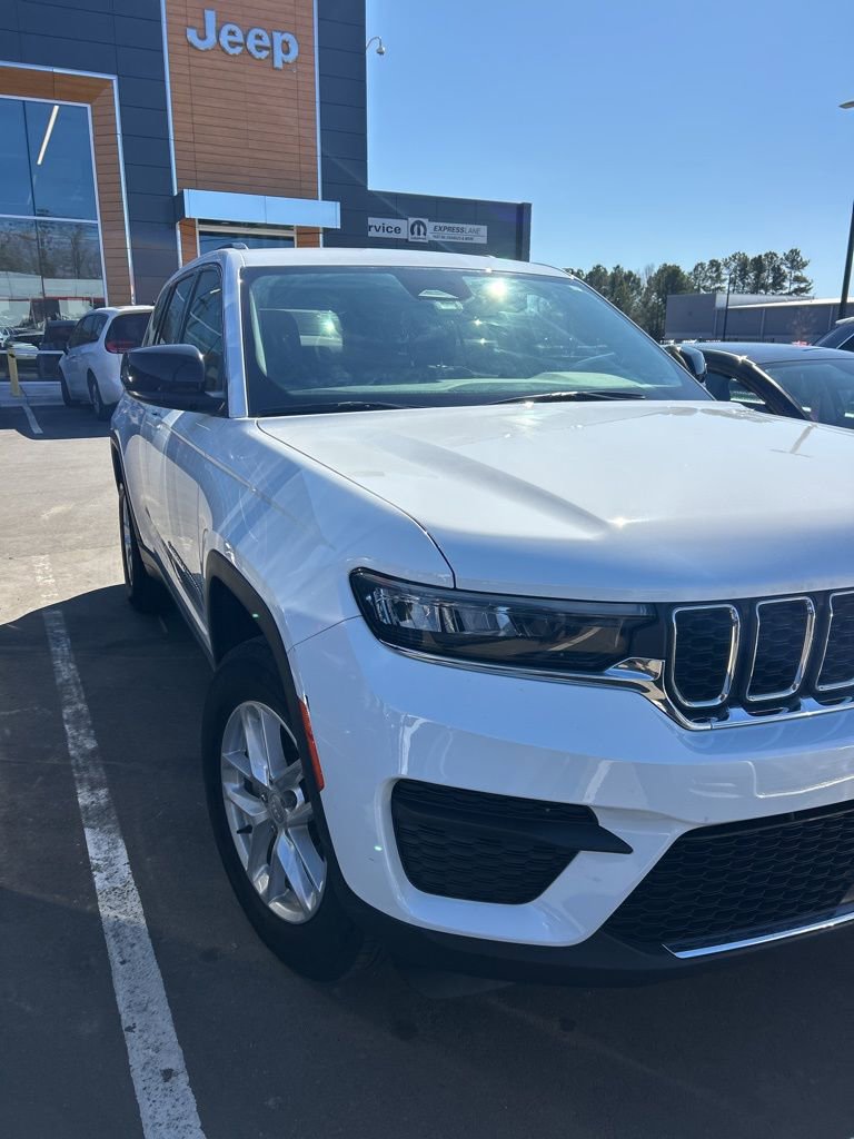 Used 2023 Jeep Grand Cherokee Laredo w/ Trailer Tow Prep Group (B) image 27