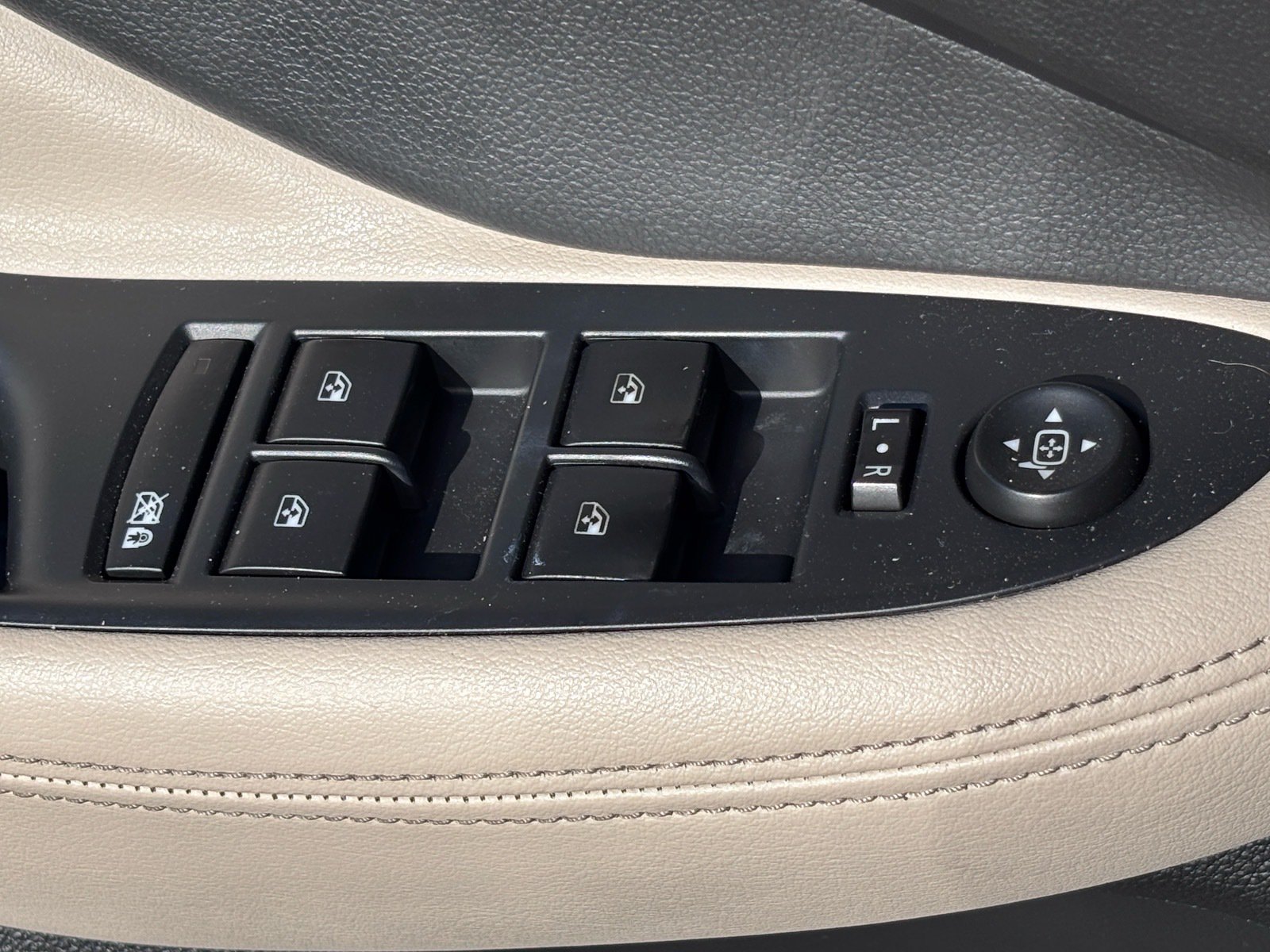 Used 2020 Buick Envision Preferred w/ LPO, Active Package FWD image 18