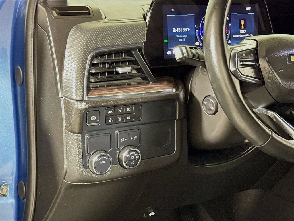 Certified 2025 Chevrolet Suburban Premier RWD image 8