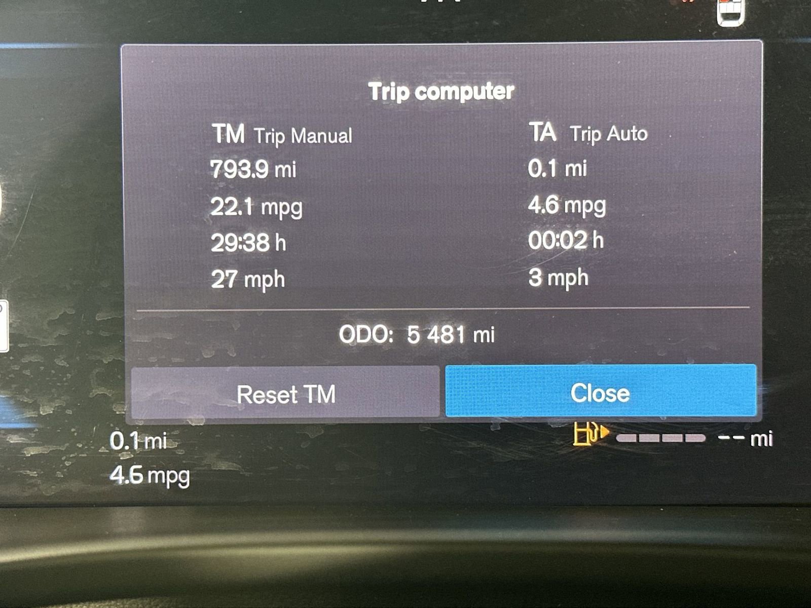 Used 2025 Volvo XC40 B5 Plus image 15