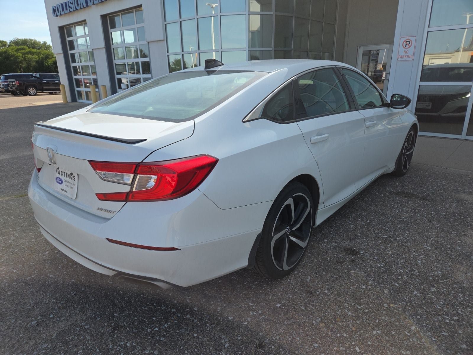 Used 2022 Honda Accord Sport image 5