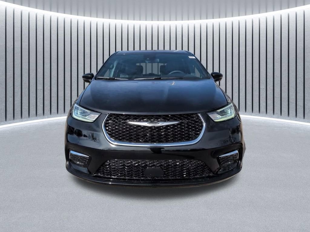 New 2026 Chrysler Pacifica Limited w/ Uconnect Theater Family Group image 18