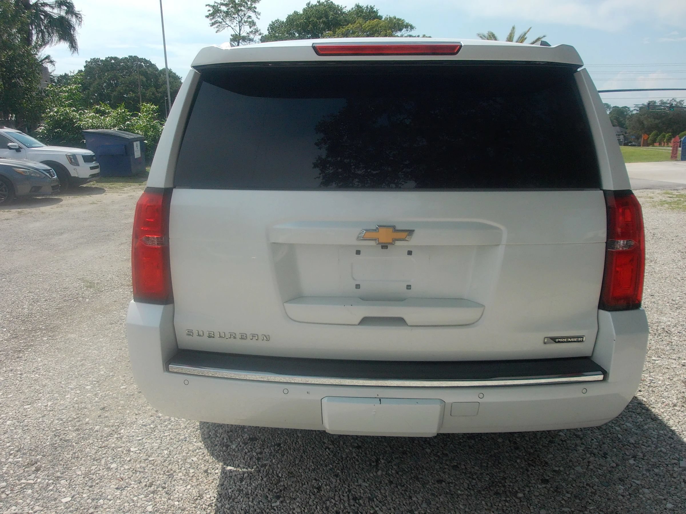 Used 2017 Chevrolet Suburban Premier RWD image 7