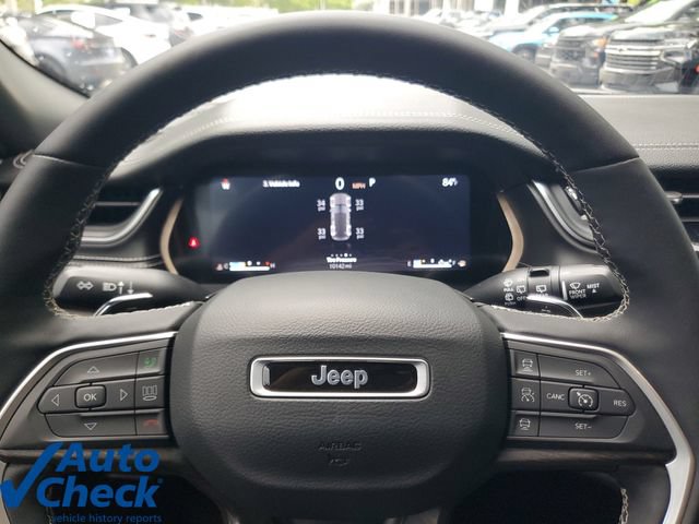 Used 2025 Jeep Grand Cherokee Limited RWD image 21