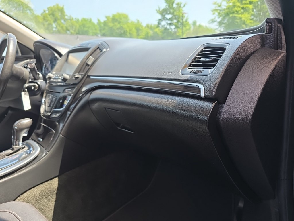 Used 2017 Buick Regal Sport Touring FWD image 22