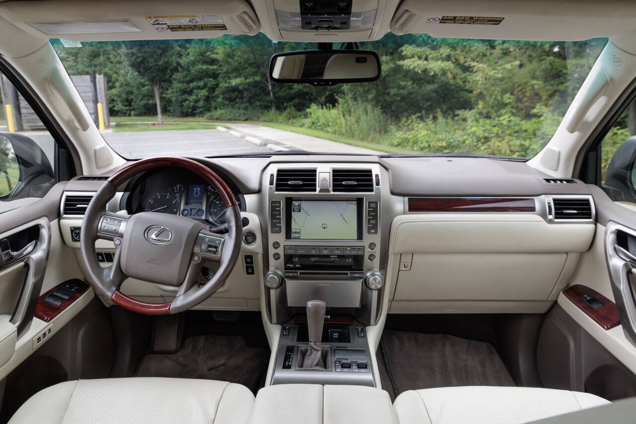 Used 2010 Lexus GX 460 w/ Comfort Plus Pkg AWD/4WD image 12