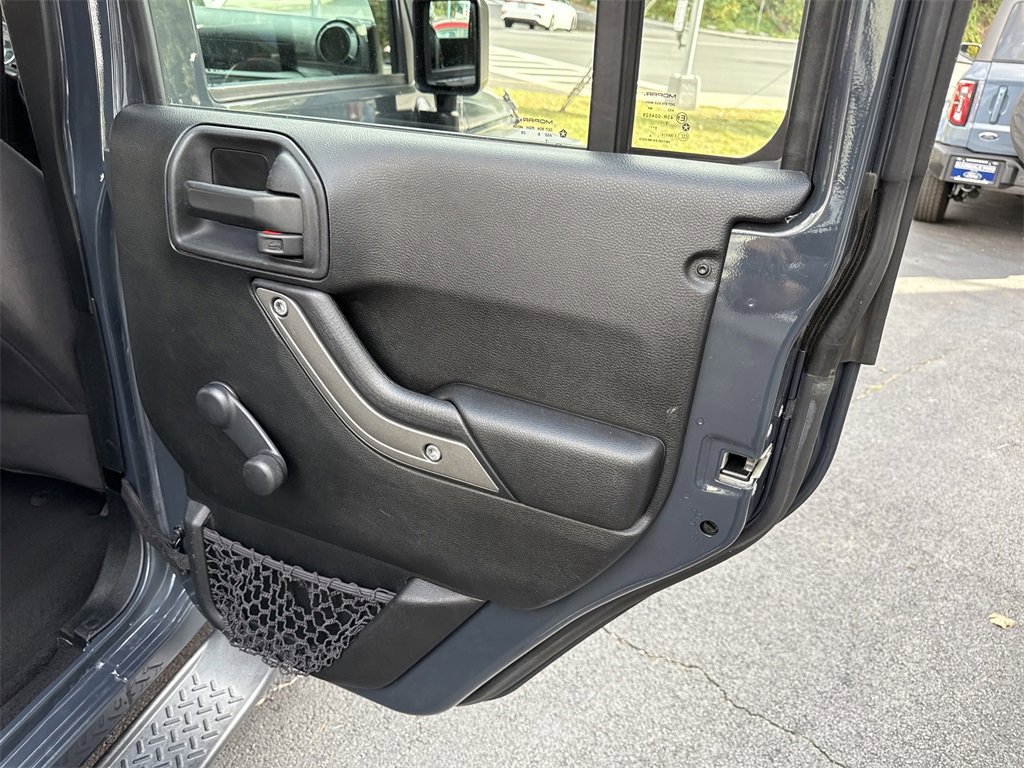 Used 2017 Jeep Wrangler Unlimited Sport w/ Connectivity Group image 28