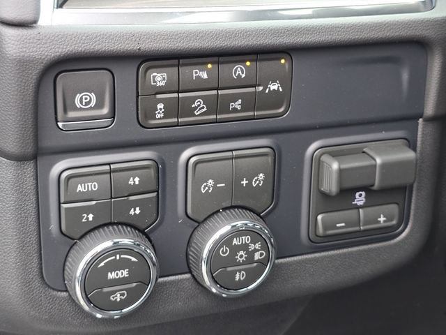 New 2026 Chevrolet Suburban Z71 w/ Z71 Off-Road Package AWD/4WD image 10
