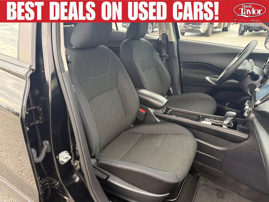 Used 2023 Nissan Kicks SV FWD image 29